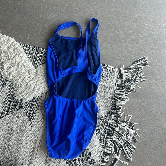 Women’s Speedo - Picture 3 of 4